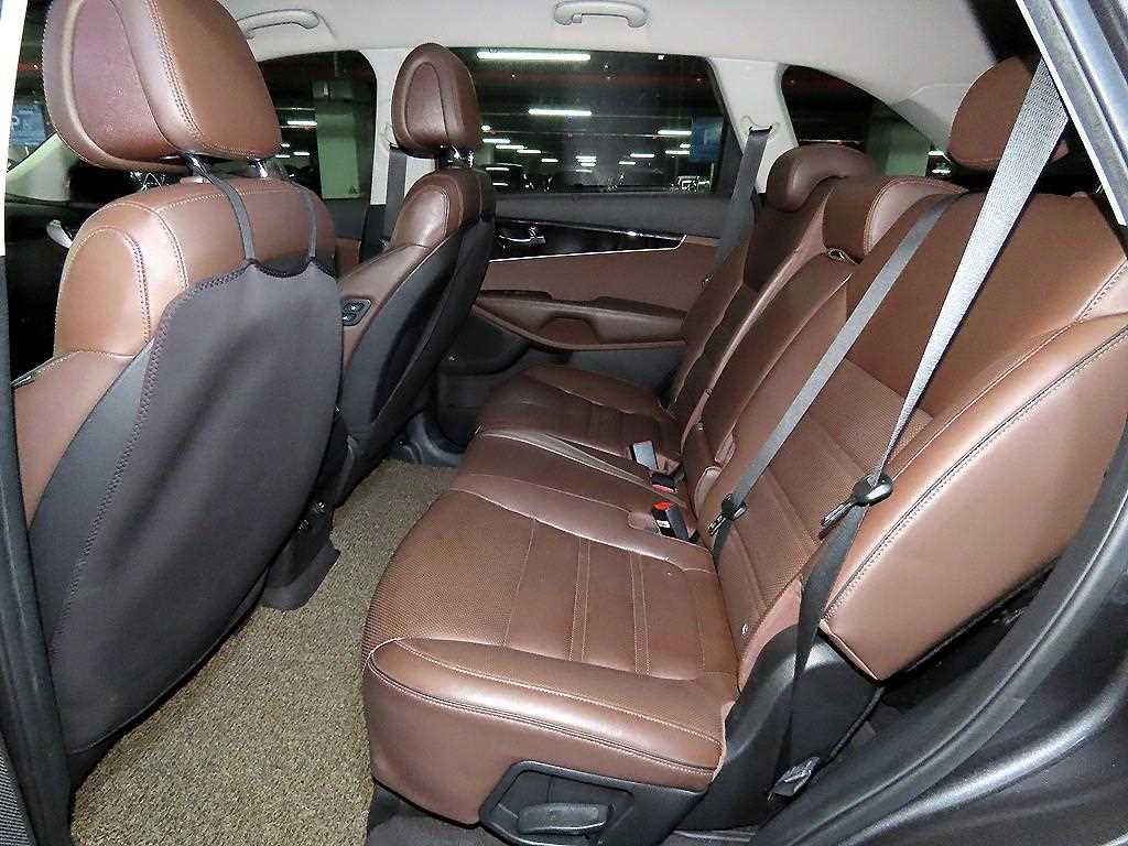 KIA Sorento - Vista 7