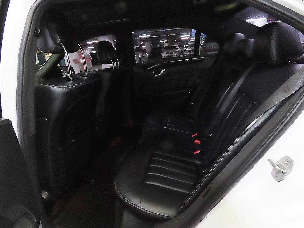 Mercedes Benz E class - Vista 7