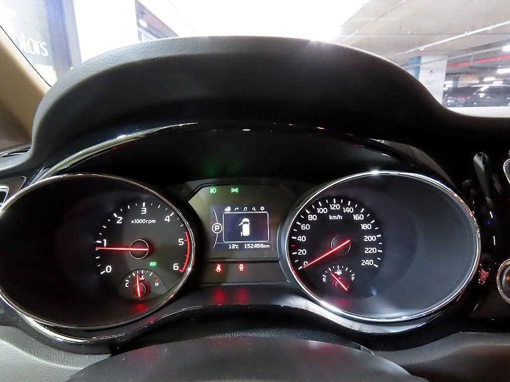 KIA Carnival - Vista 9