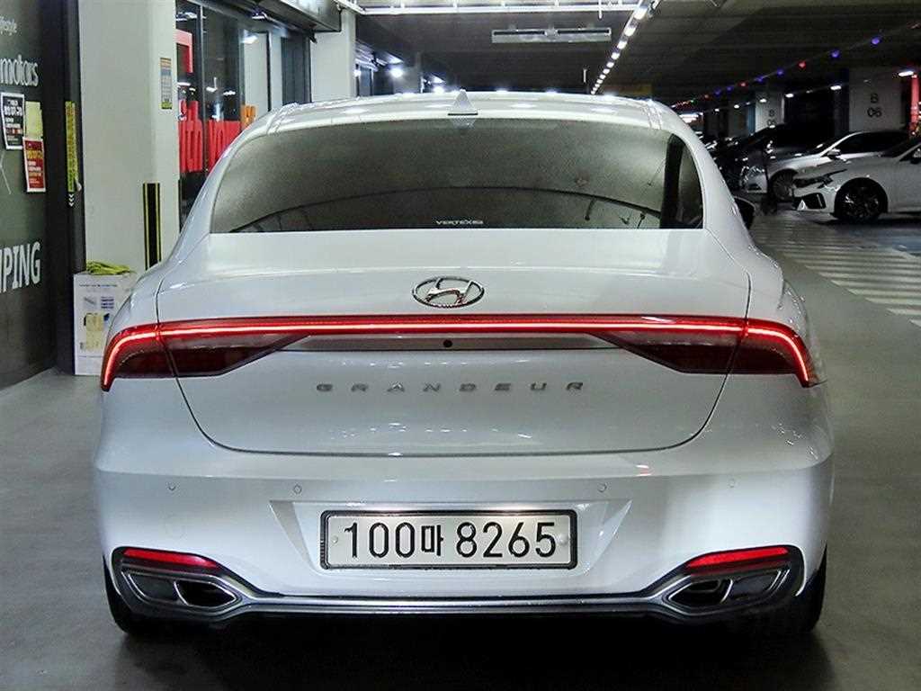 HYUNDAI Grandeur - Vista 5