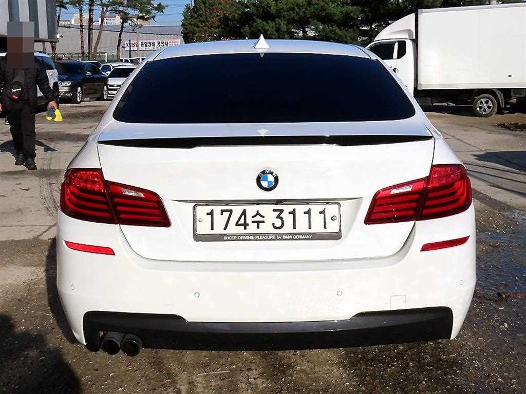 BMW 5 Series - Vista 4