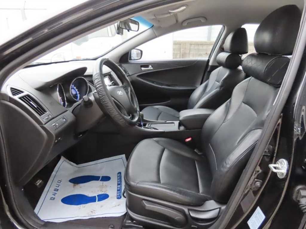 HYUNDAI Sonata - Vista 5