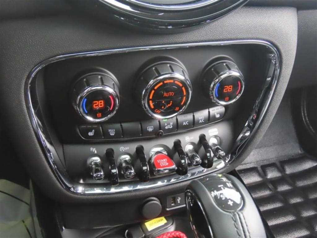 Mini Clubman - Vista 8