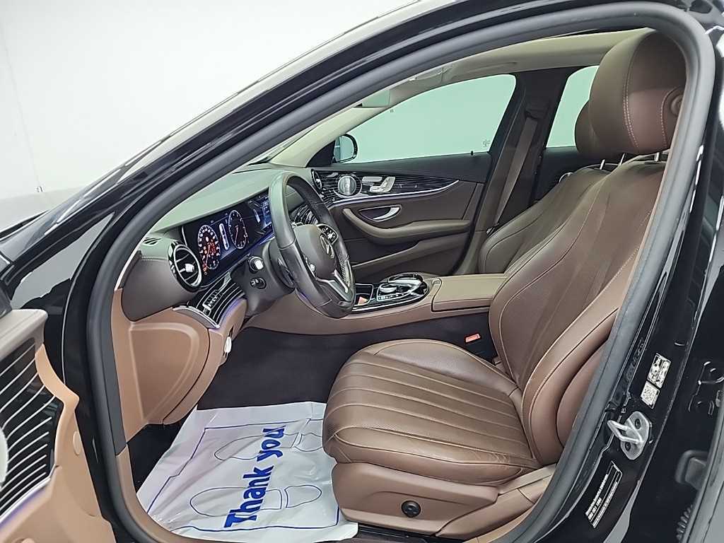 Mercedes Benz E class - Vista 11