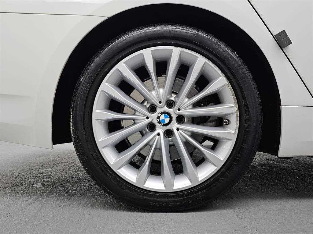 BMW 5 Series - Vista 5