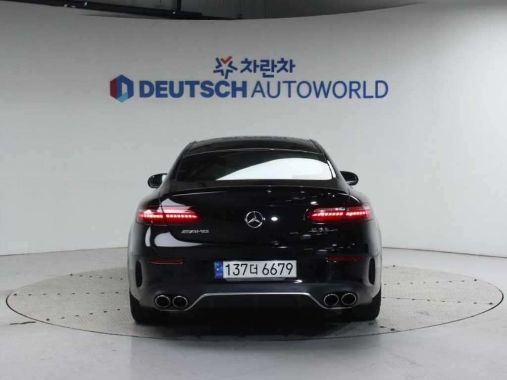 Mercedes Benz E class - Vista 4