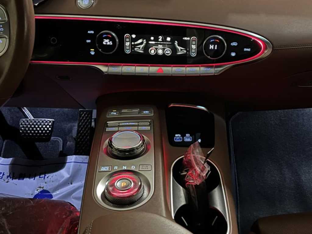 Genesis GV70 - Vista 10