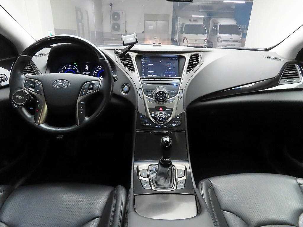HYUNDAI Grandeur - Vista 8