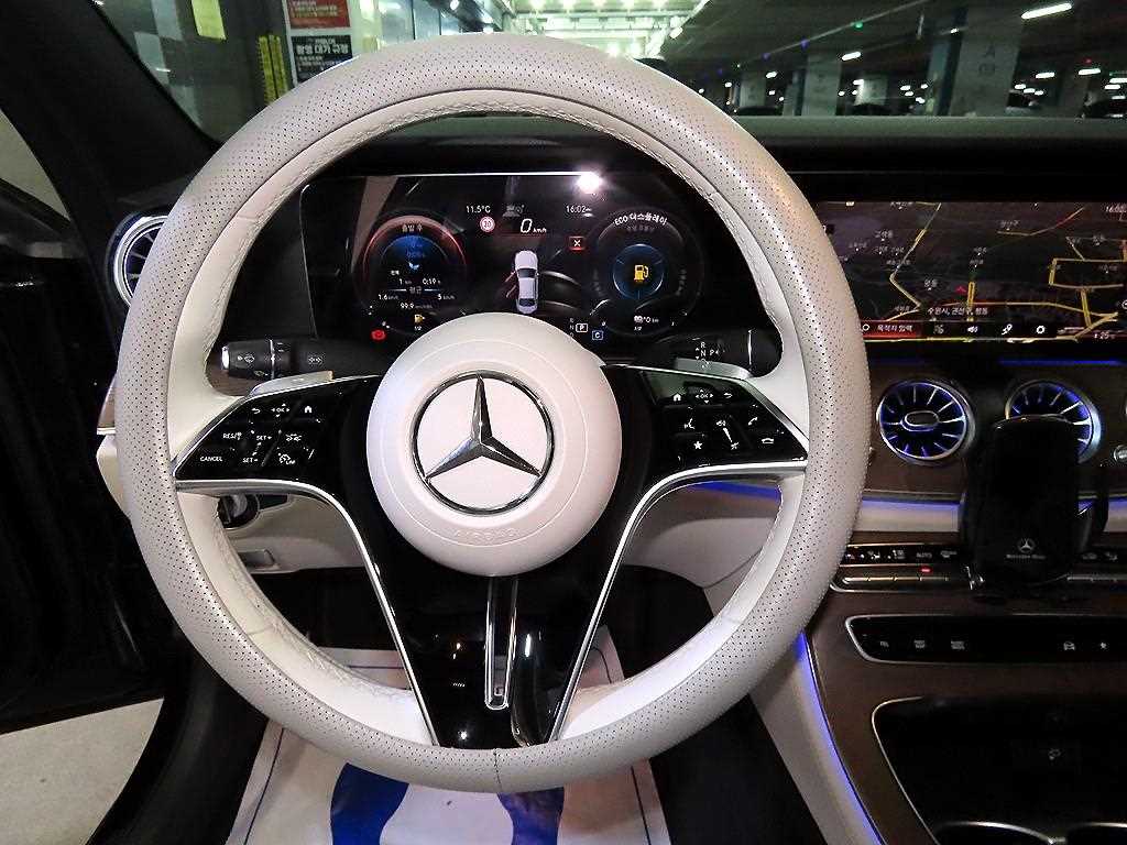 Mercedes Benz E class - Vista 9