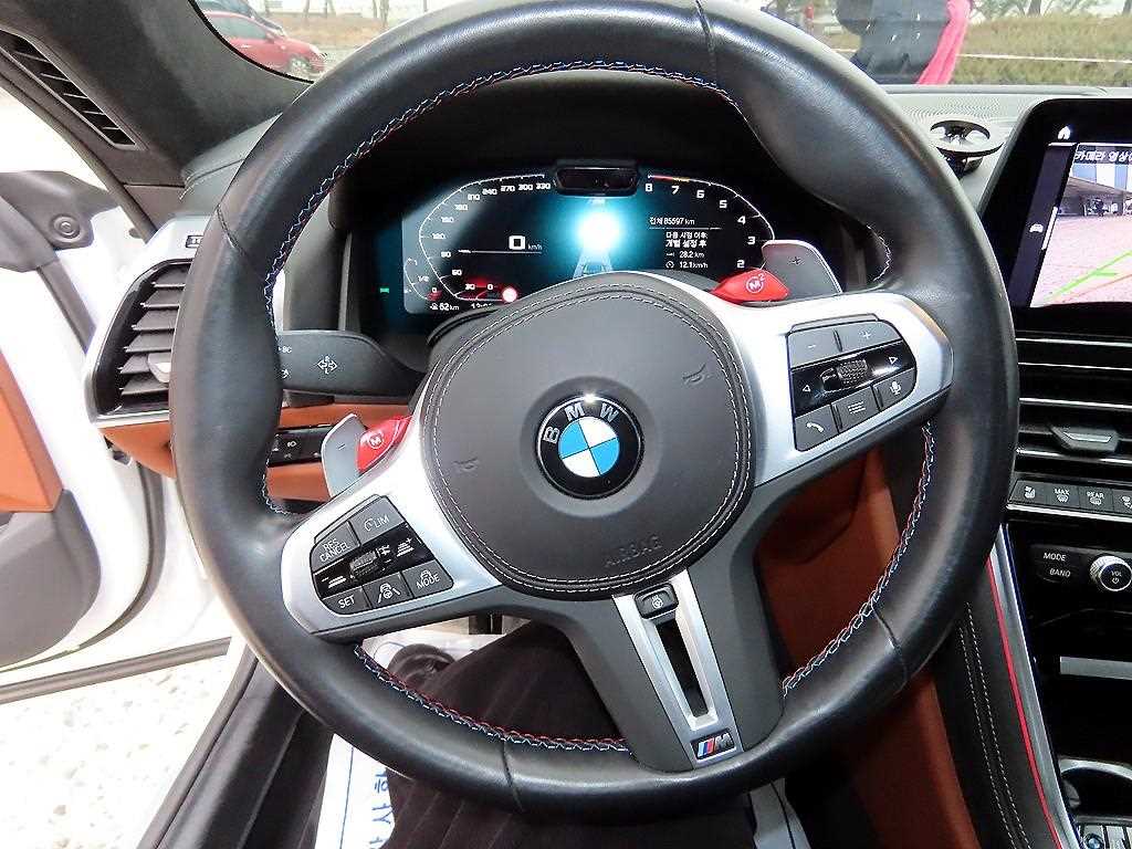 BMW 8 Series - Vista 8