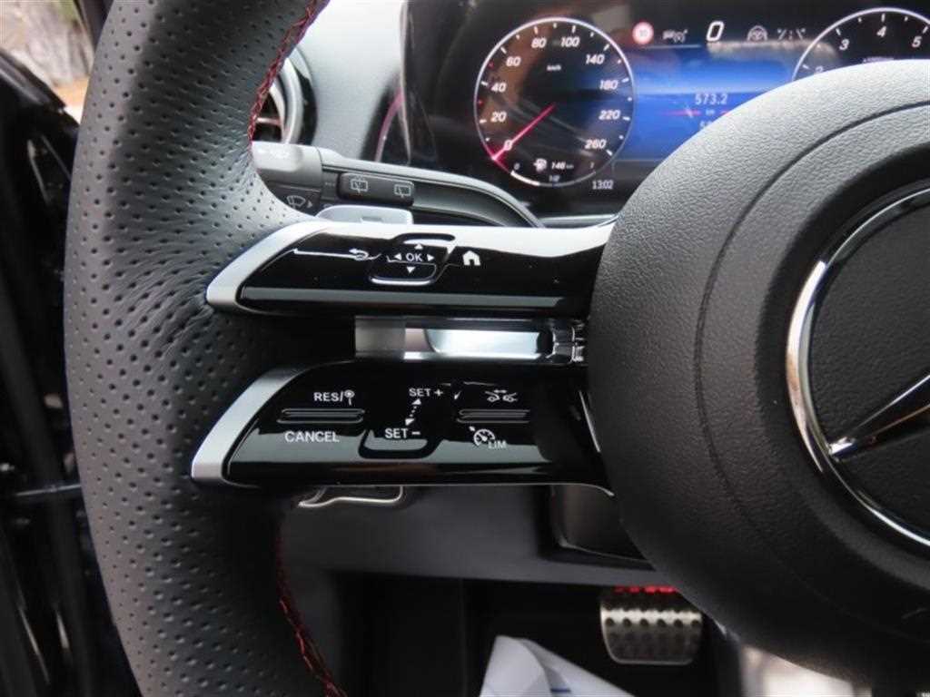 Mercedes Benz GLB Class - Vista 12