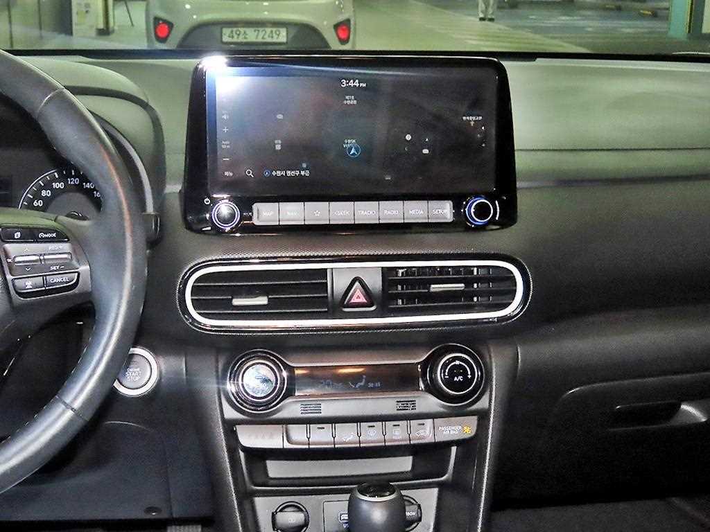 HYUNDAI Kona - Vista 11