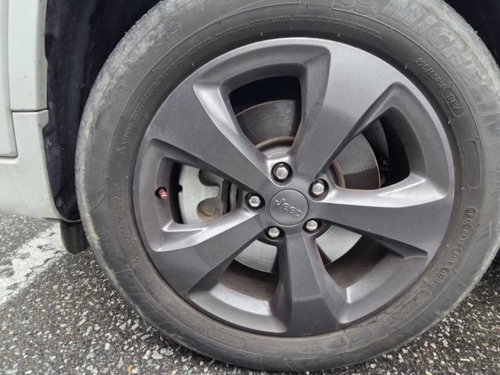 Jeep Cherokee - Vista 6