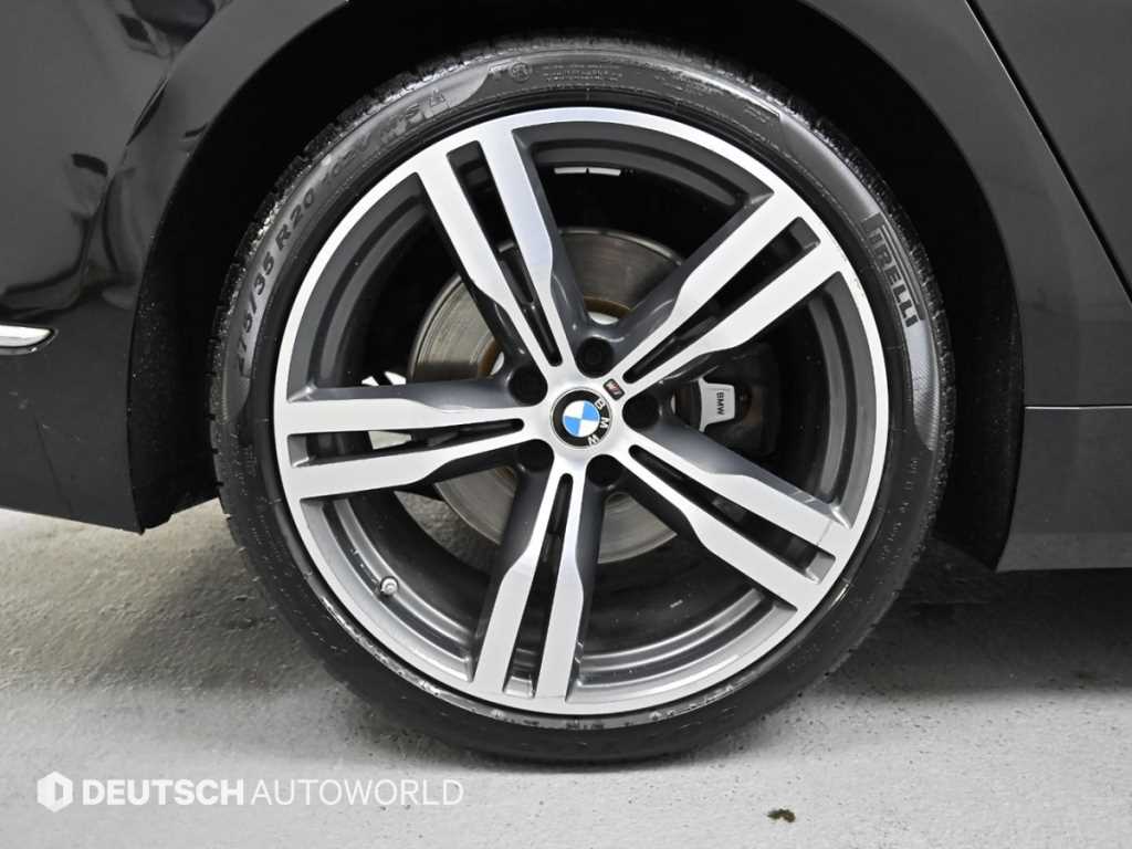 BMW 7 Series - Vista 5