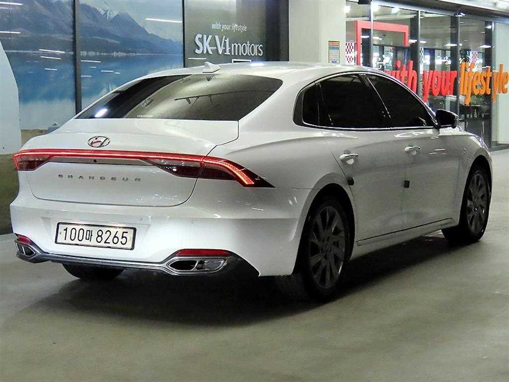 HYUNDAI Grandeur - Vista 4