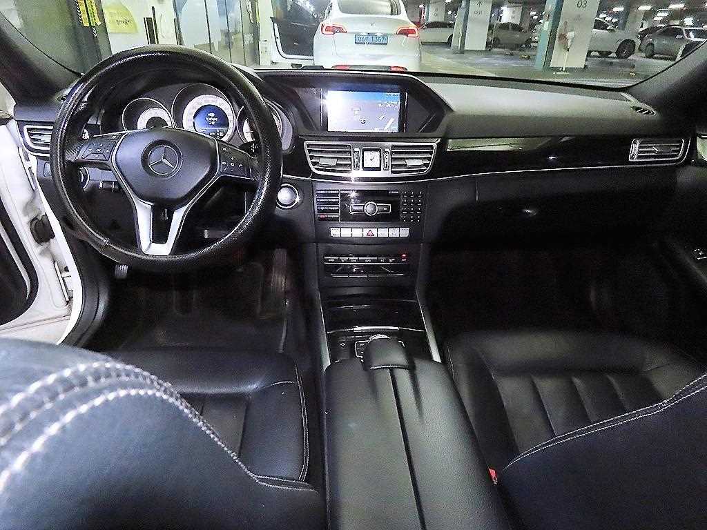 Mercedes Benz E class - Vista 10