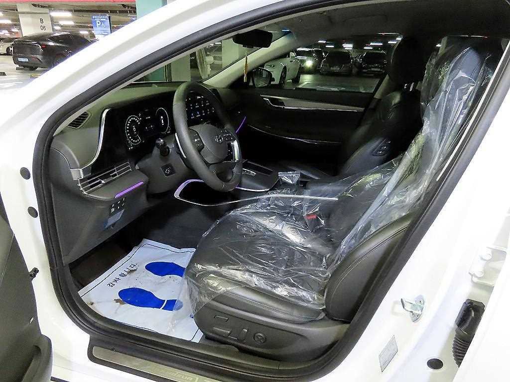 HYUNDAI Grandeur - Vista 6