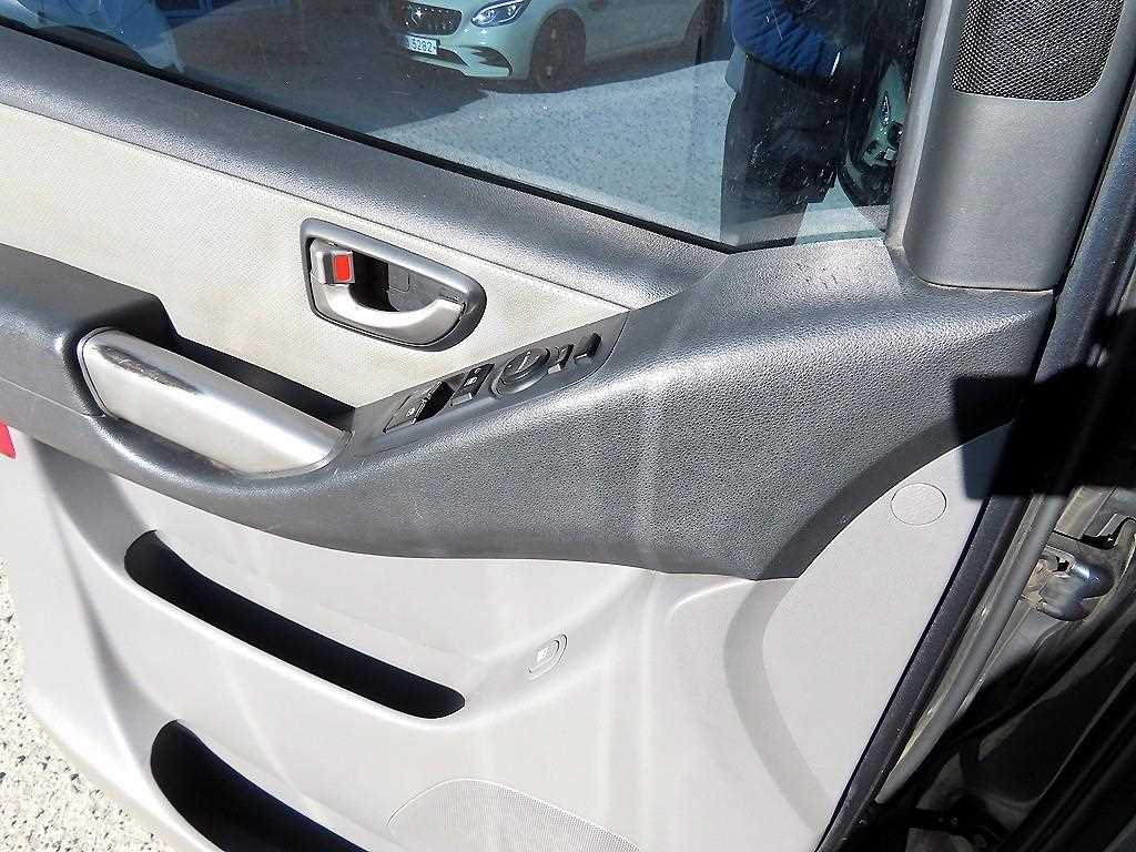 HYUNDAI Starex - Vista 11