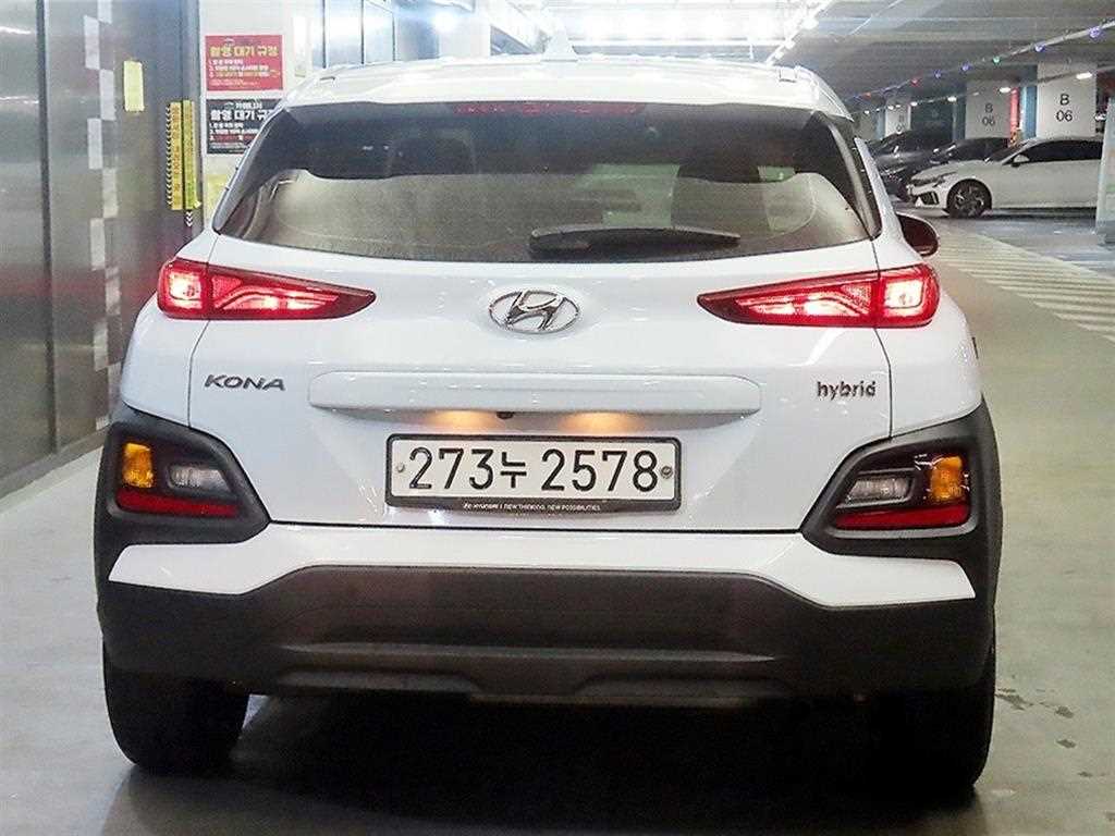 HYUNDAI Kona - Vista 5
