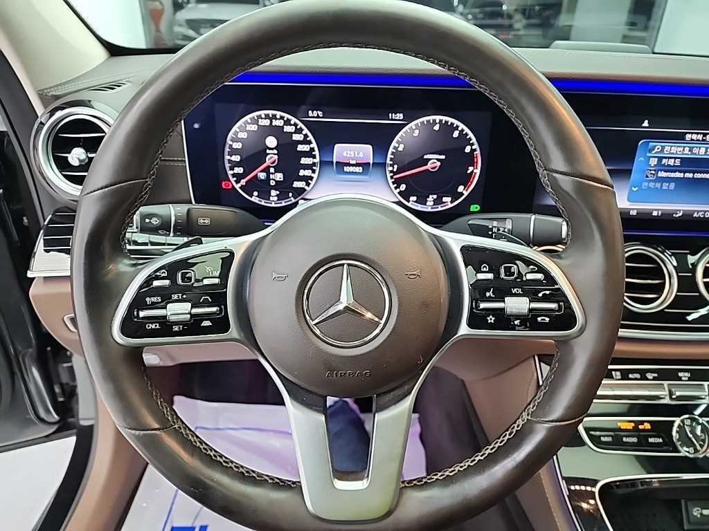 Mercedes Benz E class - Vista 9