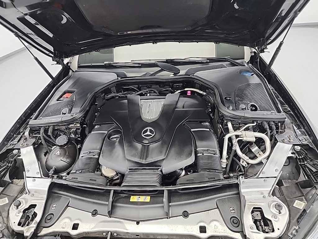 Mercedes Benz E class - Vista 5