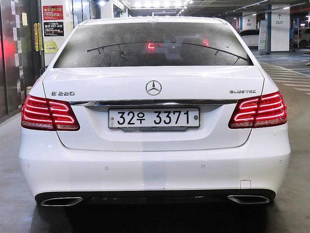 Mercedes Benz E class - Vista 5