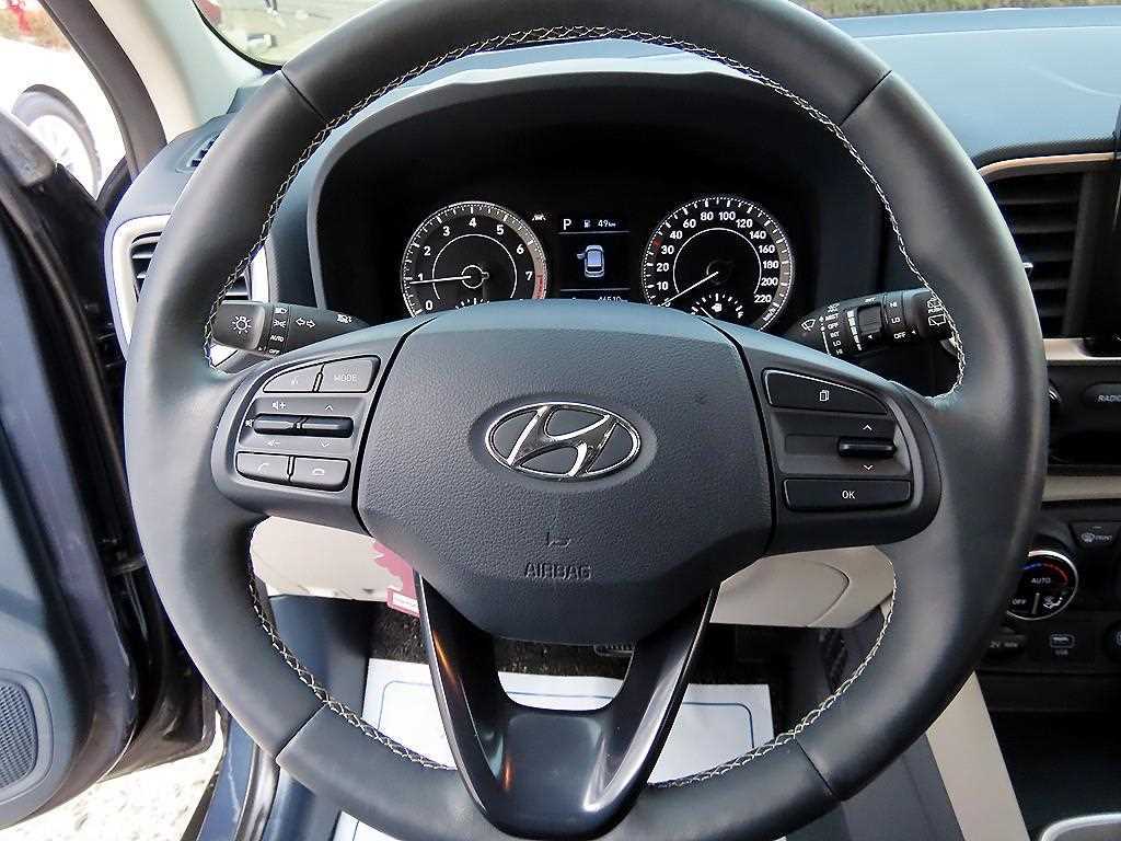 HYUNDAI Venue - Vista 8