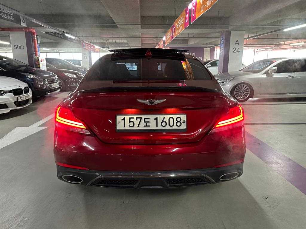 Genesis G70 - Vista 5