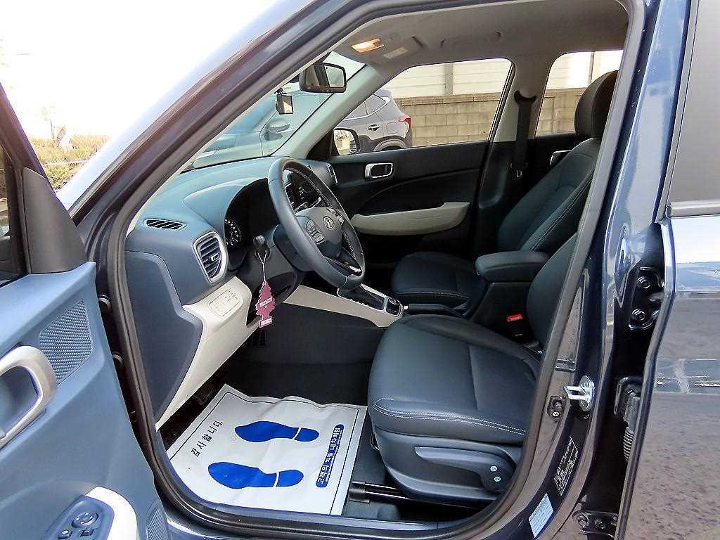 HYUNDAI Venue - Vista 5