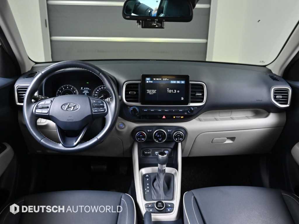 HYUNDAI Venue - Vista 7