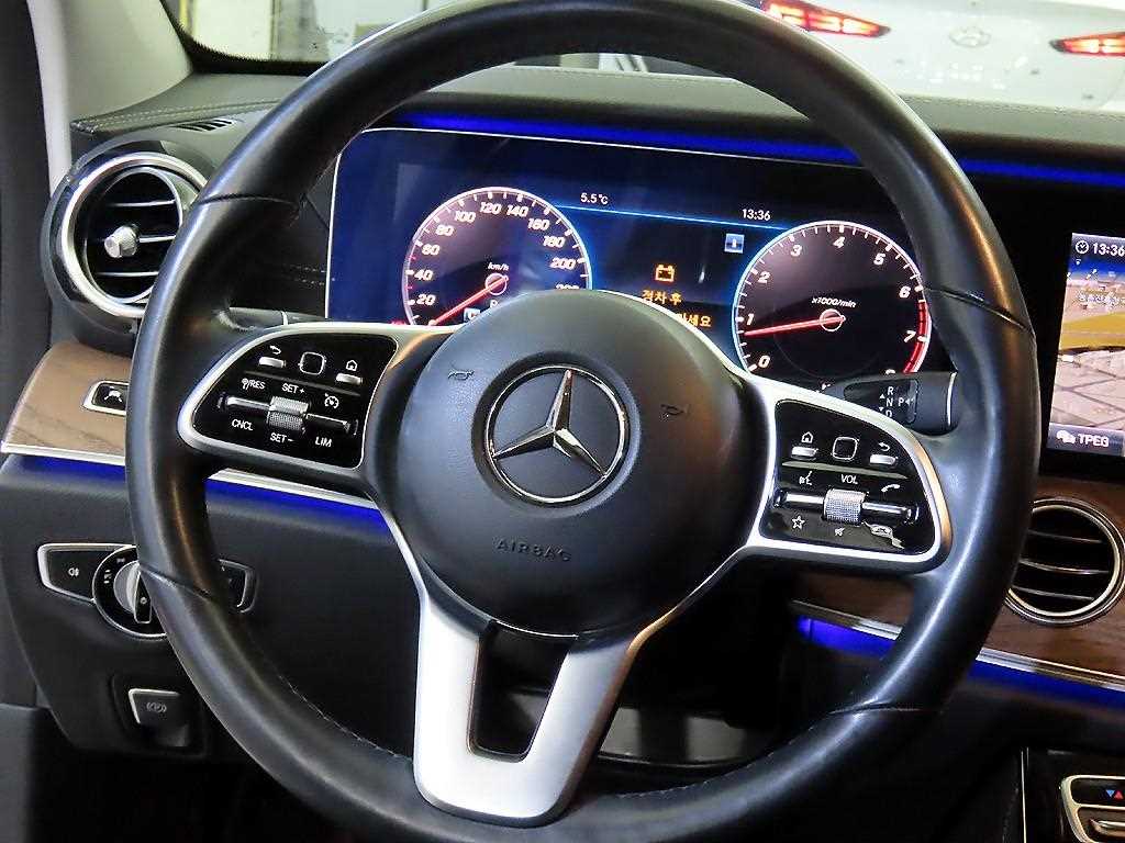 Mercedes Benz E class - Vista 8