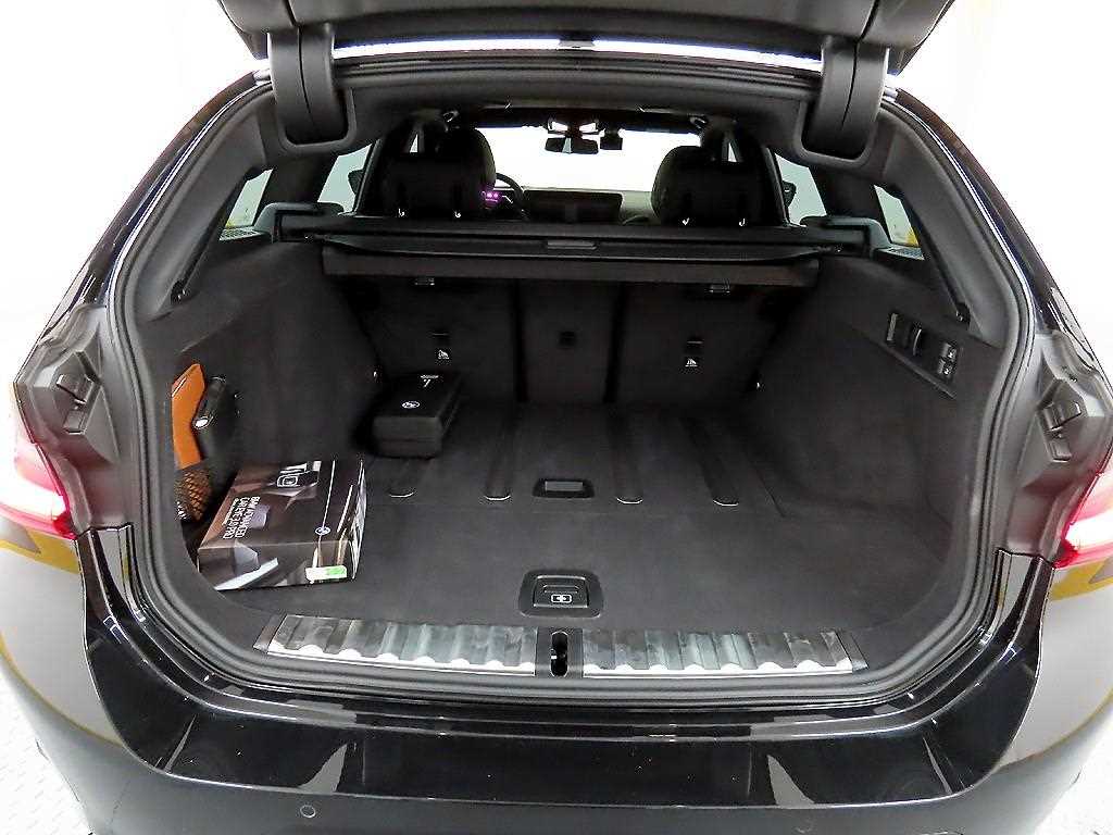 BMW 3 series 2025 Negro - Importación desde Corea - HF Imports Iquique - Foto 18