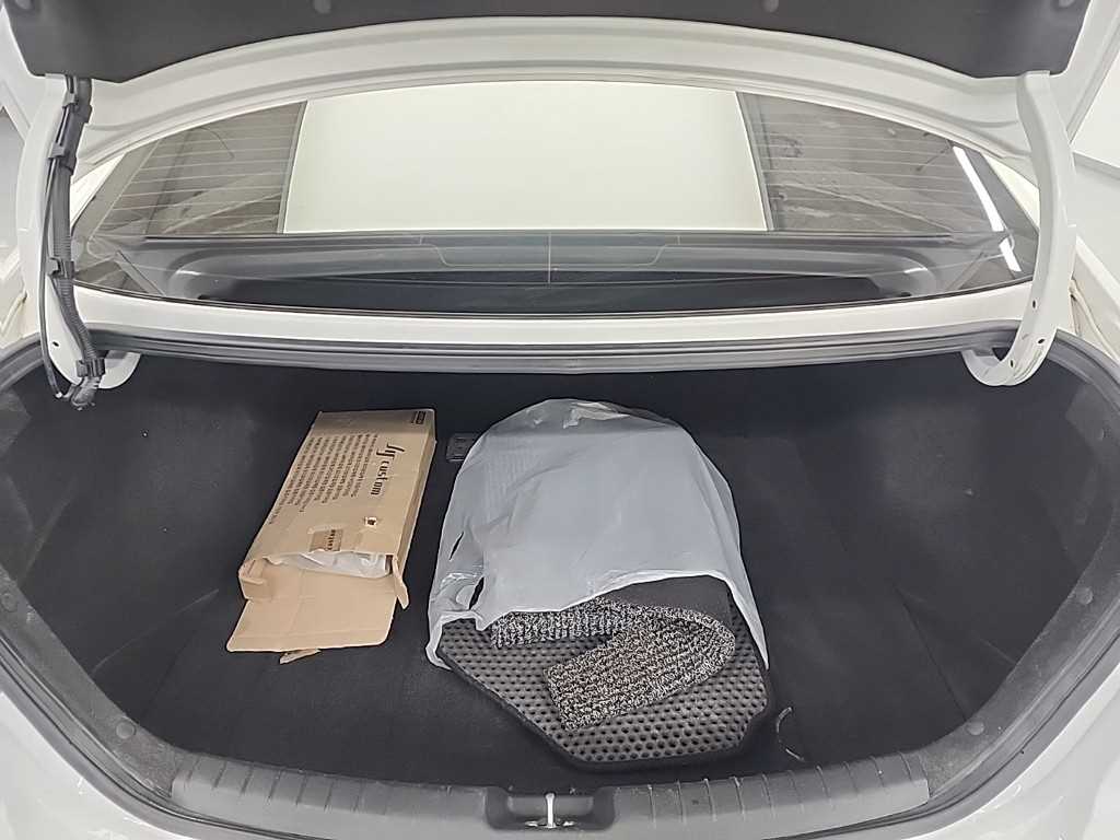 HYUNDAI Avante 2017 Blanco - Importación desde Corea - HF Imports Iquique - Foto 18