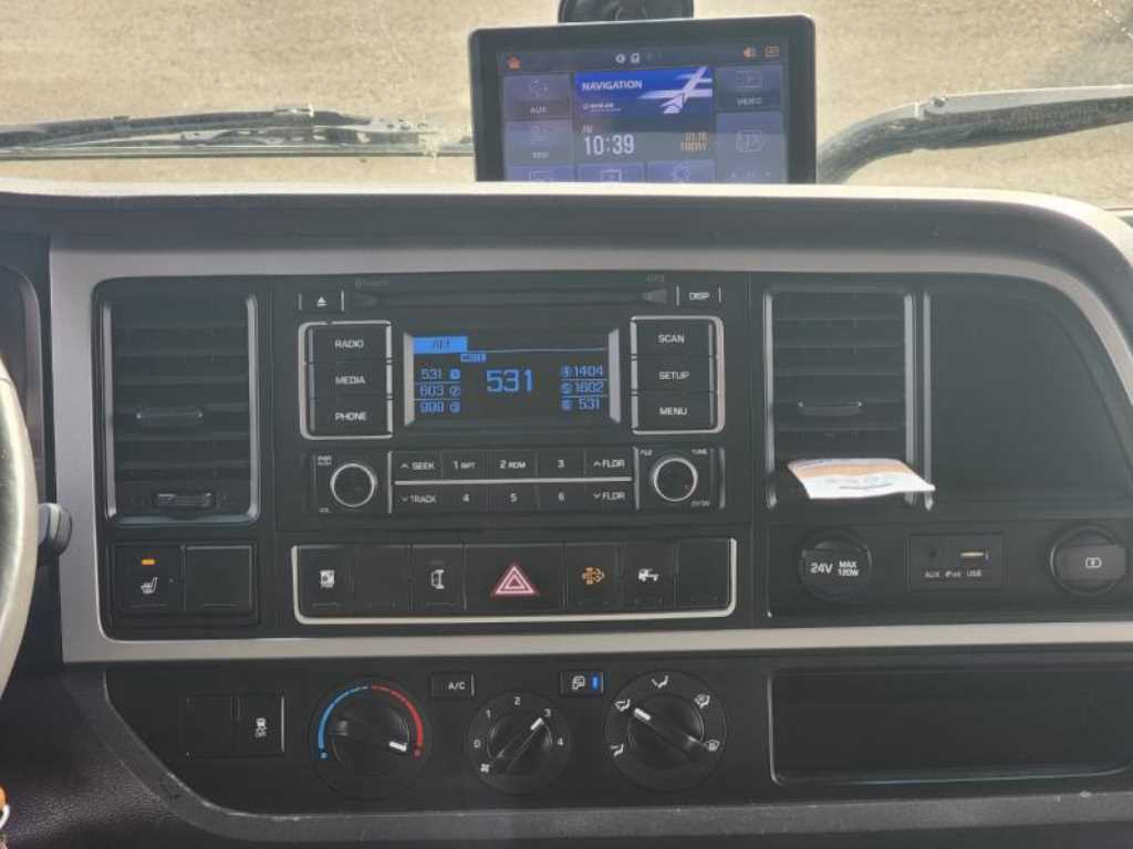 medium and large cargo truck - Vista 10