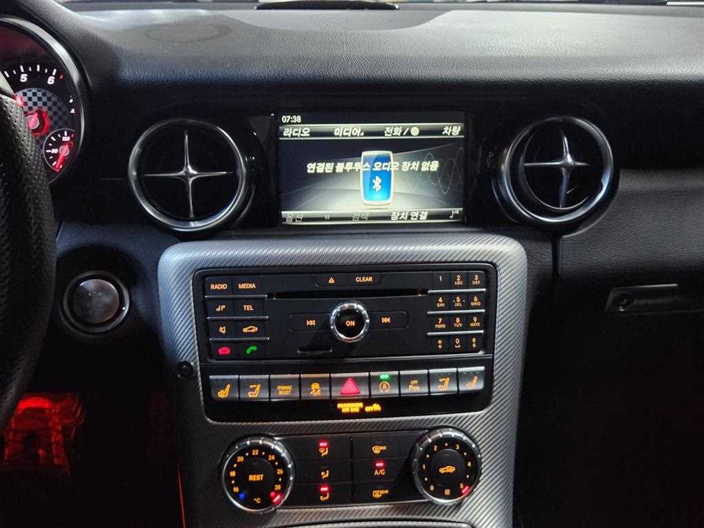 Mercedes Benz SLC Class - Vista 9