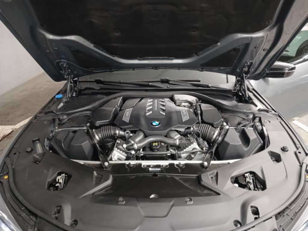 BMW 8 Series 2023 Plateado - Importación desde Corea - HF Imports Iquique - Foto 19