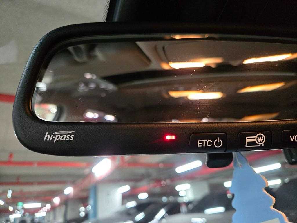 HYUNDAI Kona - Vista 12