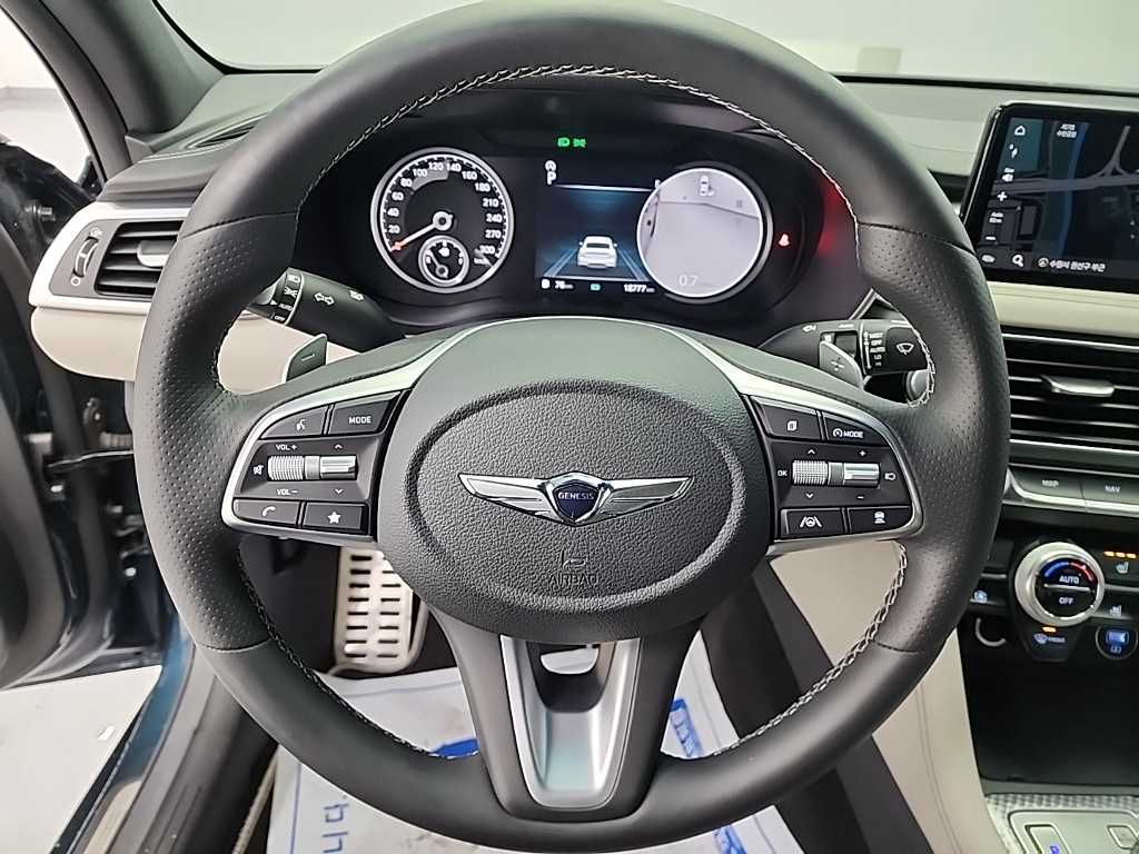 Genesis G70 - Vista 9