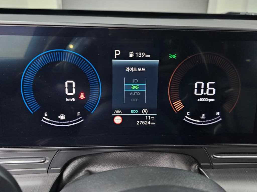 HYUNDAI Kona - Vista 8