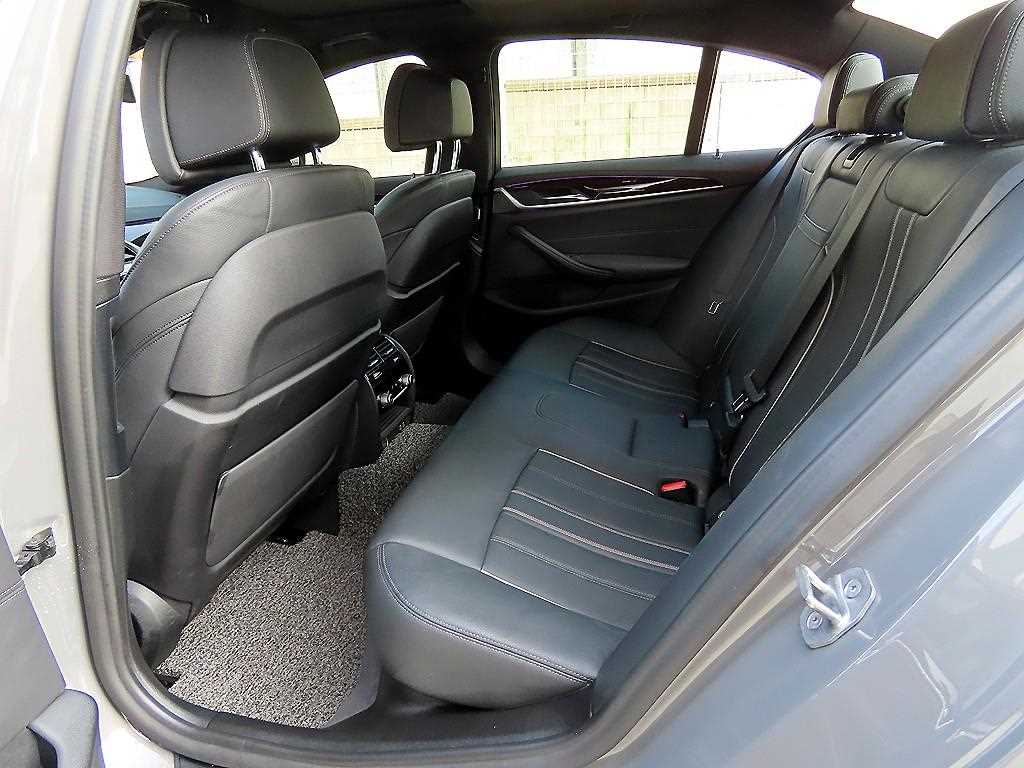 BMW 5 Series - Vista 6