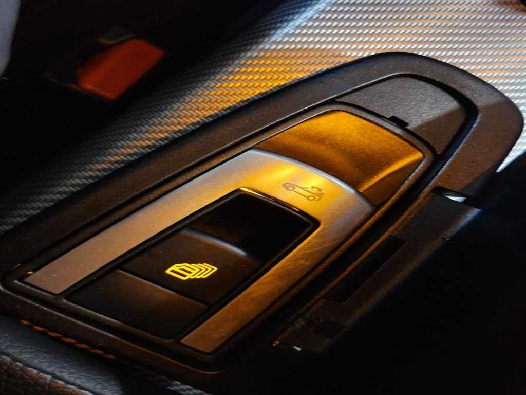 Mercedes Benz SLC Class - Vista 12