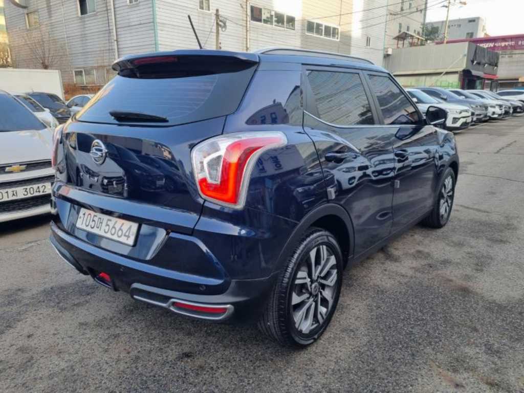 Ssangyong Tivoli - Vista 4