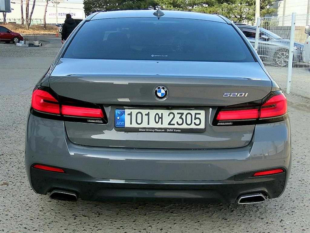 BMW 5 Series - Vista 4