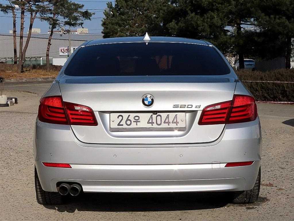 BMW 5 Series - Vista 4