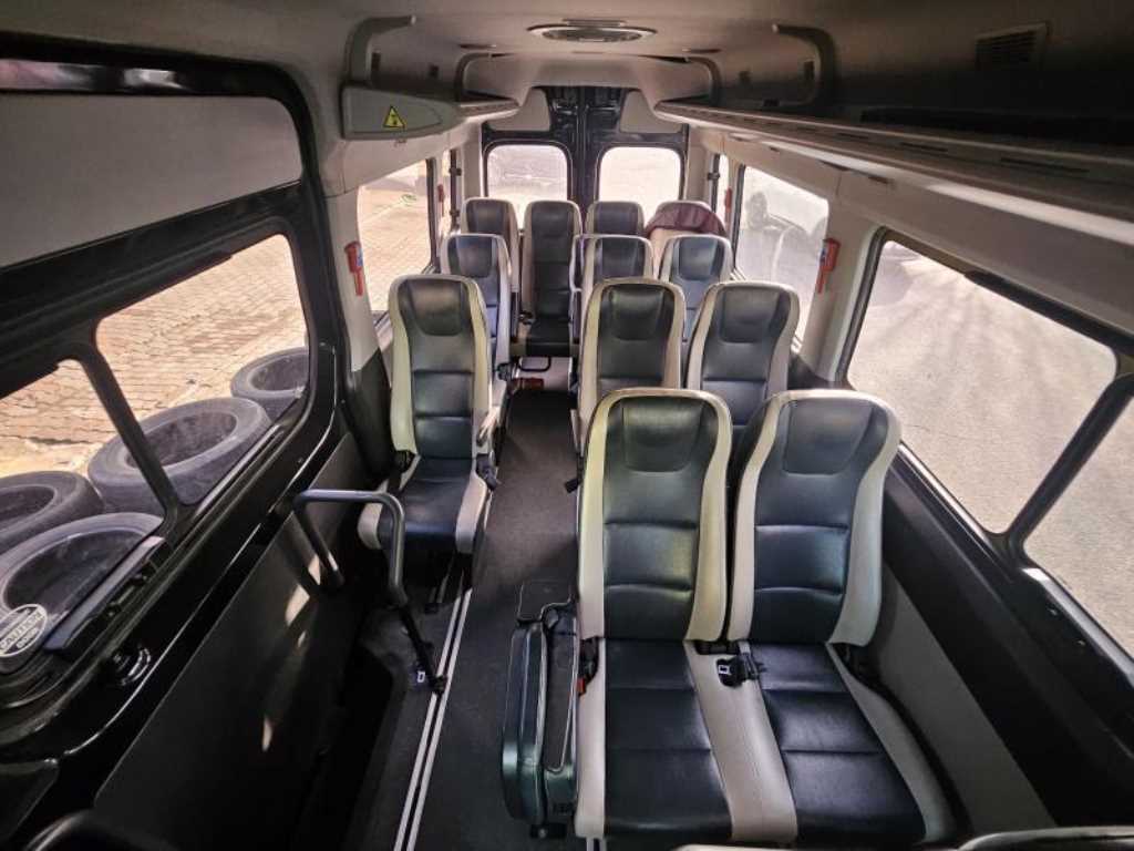 HYUNDAI Solati - Vista 10