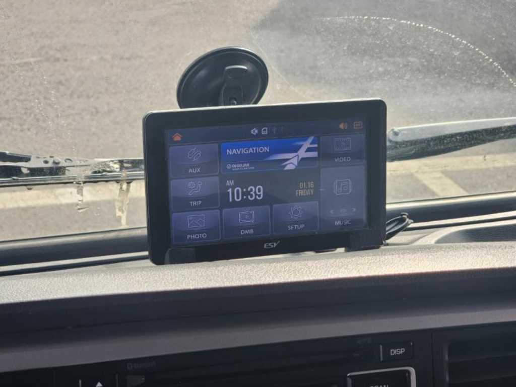 medium and large cargo truck - Vista 11