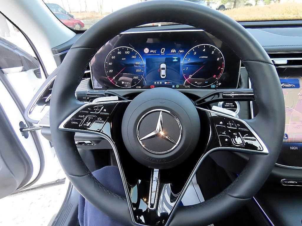 Mercedes Benz E class - Vista 8