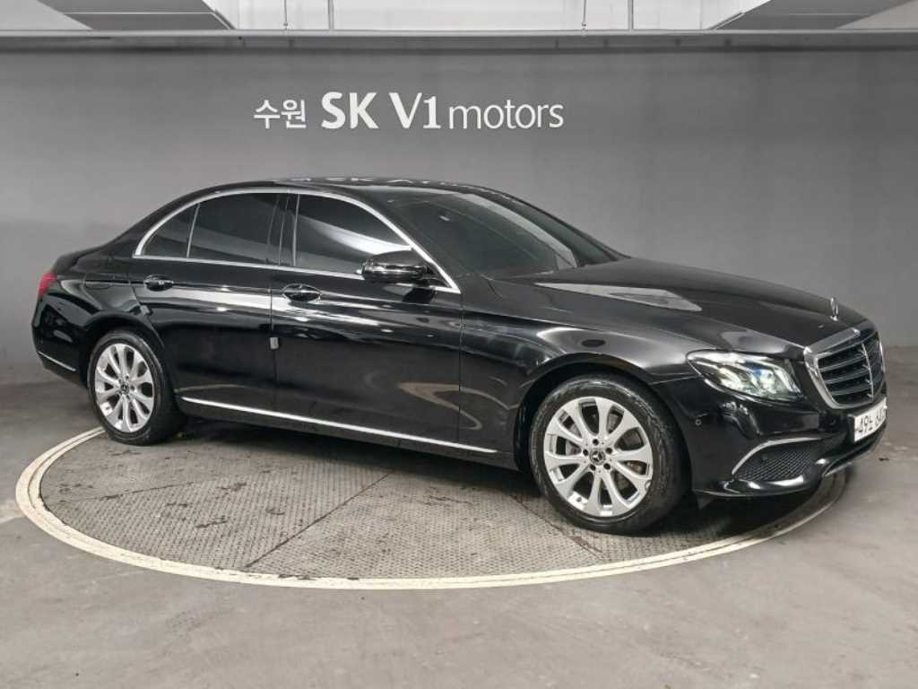 Mercedes Benz E class - Vista 5