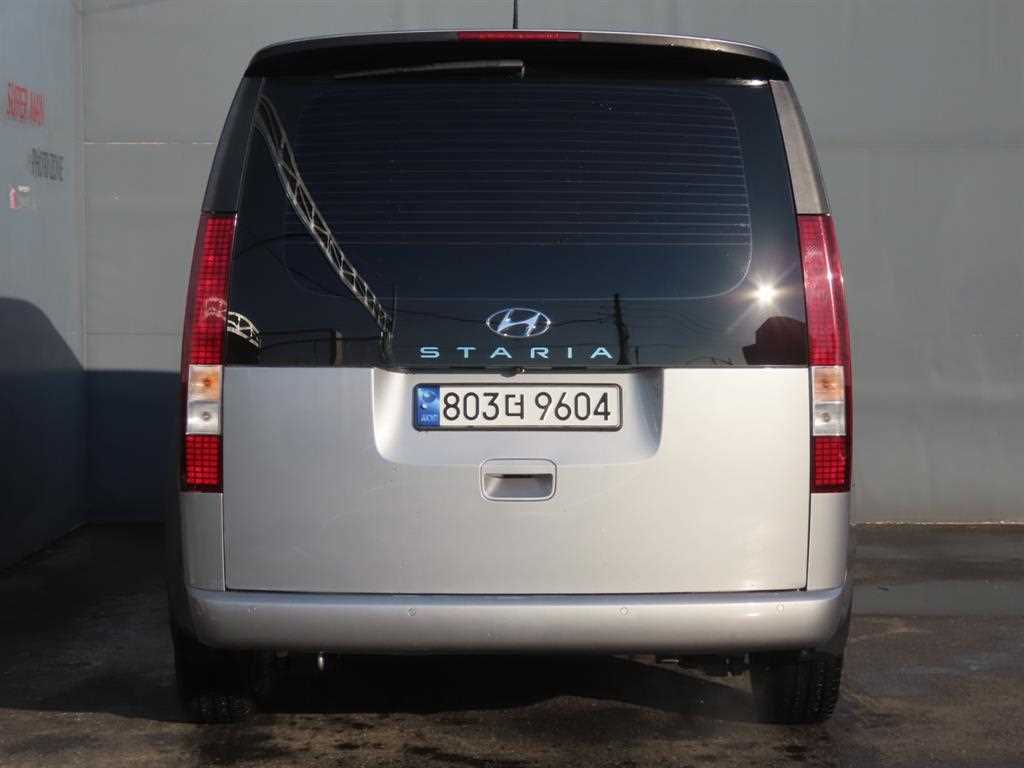 HYUNDAI Staria - Vista 4