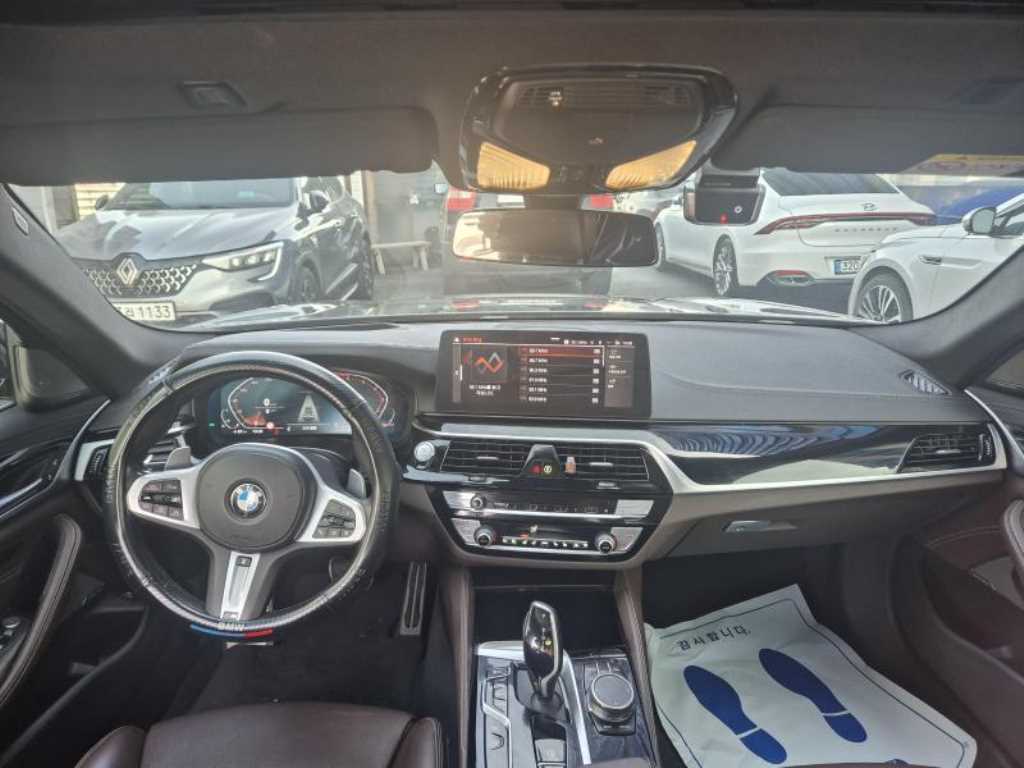 BMW 5 Series - Vista 5